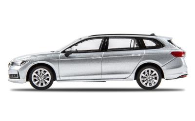 Model Superb IV Combi 1:43 stříbrná Pebble ŠKODA