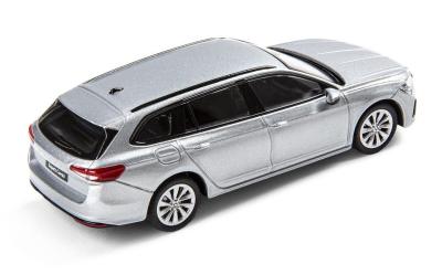 Model Superb IV Combi 1:43 stříbrná Pebble ŠKODA