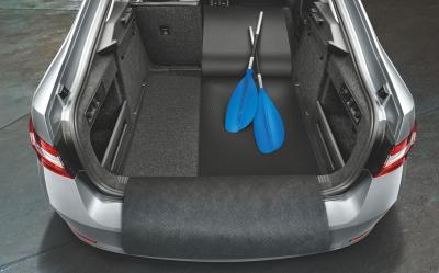 Rozkládací gumotextilní koberec zavazadlového prostoru - Superb III Sedan