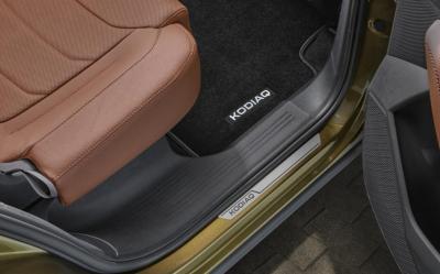 Náhled Dekorativní prahové lišty zadní - černé ŠKODA Kodiaq II