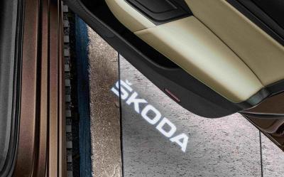 Náhled LED Logo projektor na přední dveře ŠKODA