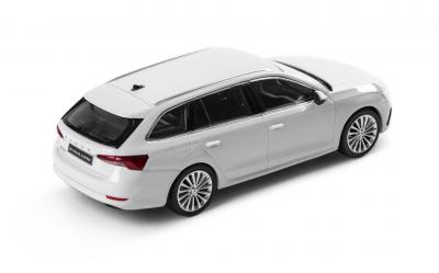 Model Octavia IV Combi A8 1:43 - BÍLÁ MOON