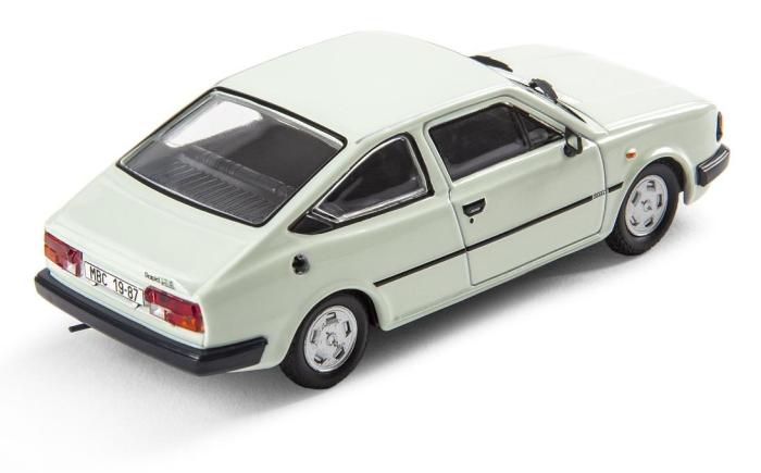 Model Rapid 136L 1987 1:43 - bílá ŠKODA