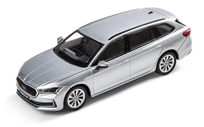 Model Superb IV Combi 1:43 stříbrná Pebble ŠKODA