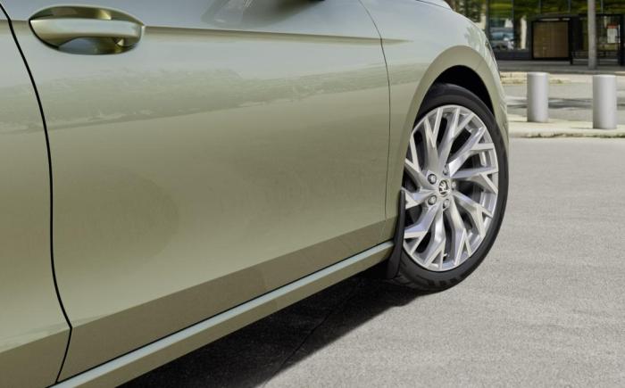 Přední lapače nečistot ŠKODA Superb IV