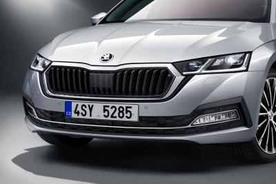 Náhled Přední znak ŠKODA - Octavia IV