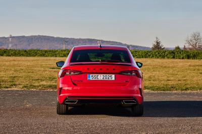ŠKODA zadní nápis velký Octavia IV - černý