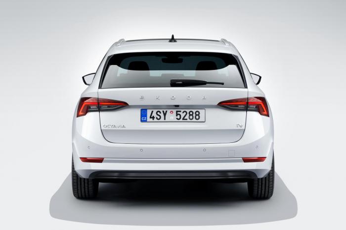 ŠKODA zadní nápis velký Octavia IV - stříbrný