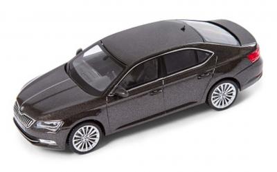 Náhled Superb III 1:43 - hnědá Magnetic ŠKODA